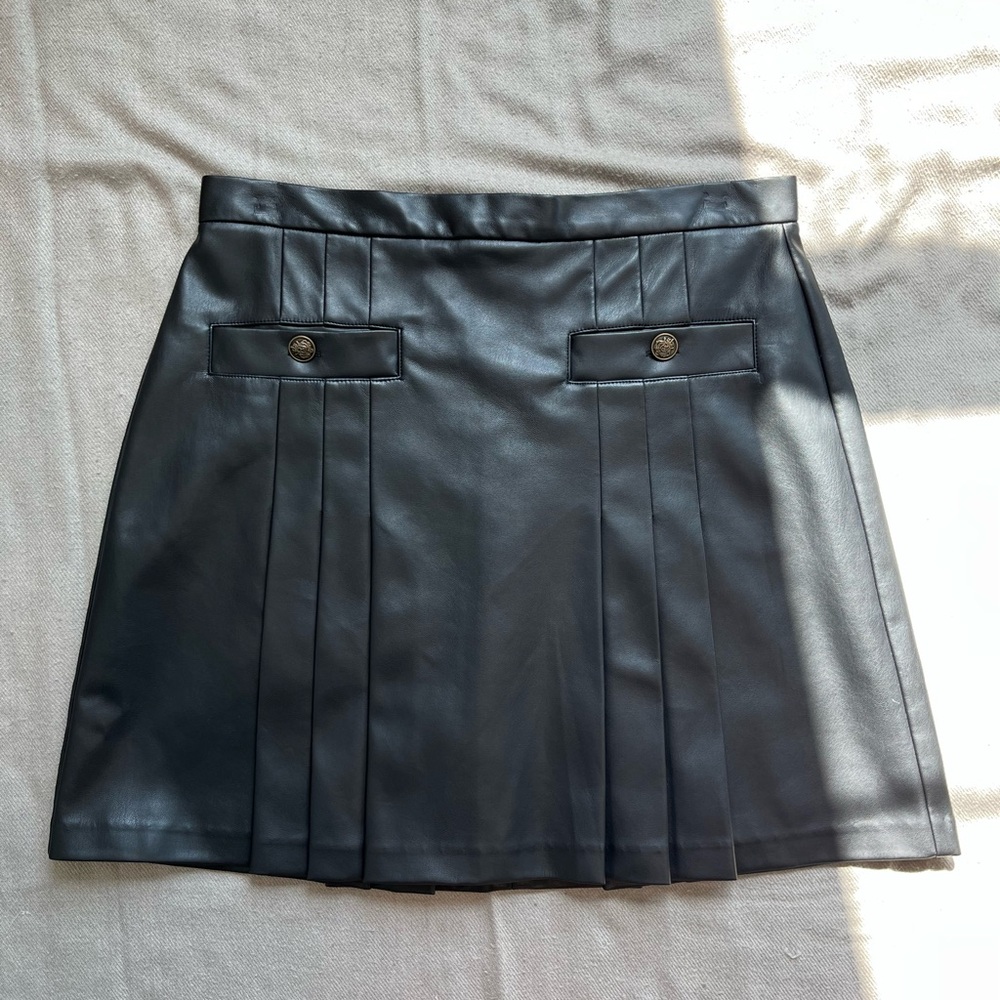 LOFT Black Pleather Pleated Skirt Size 8